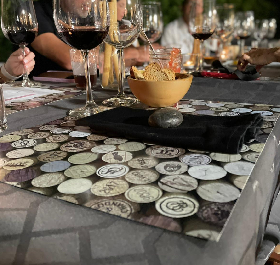 WINE CORKS PAPER PLACEMAT