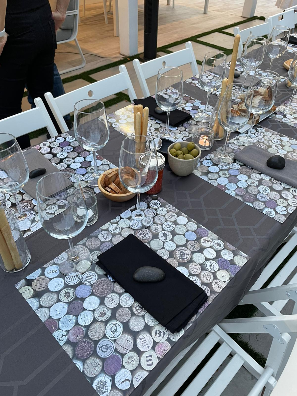 WINE CORKS PAPER PLACEMAT